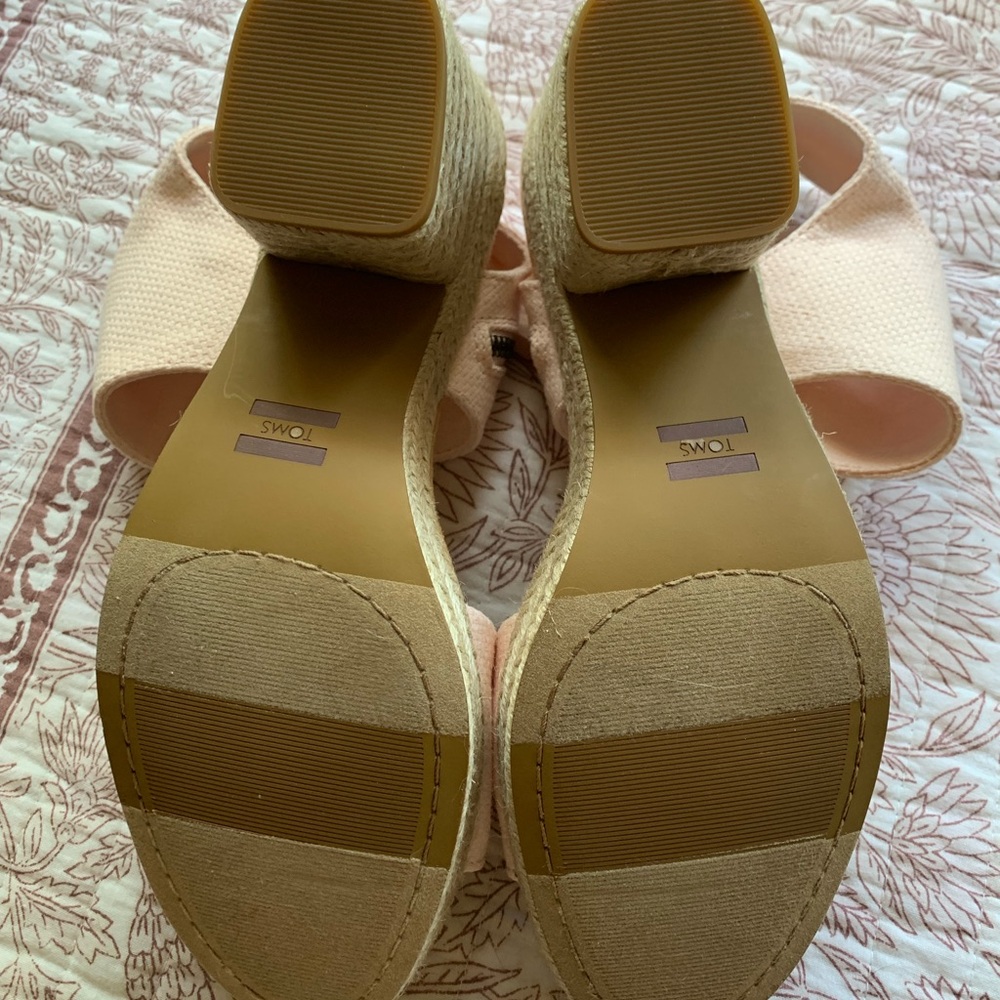 NWOT TOMS Women's Majorca Wedge Sandals in Dusty Peach - Picture 5 of 7